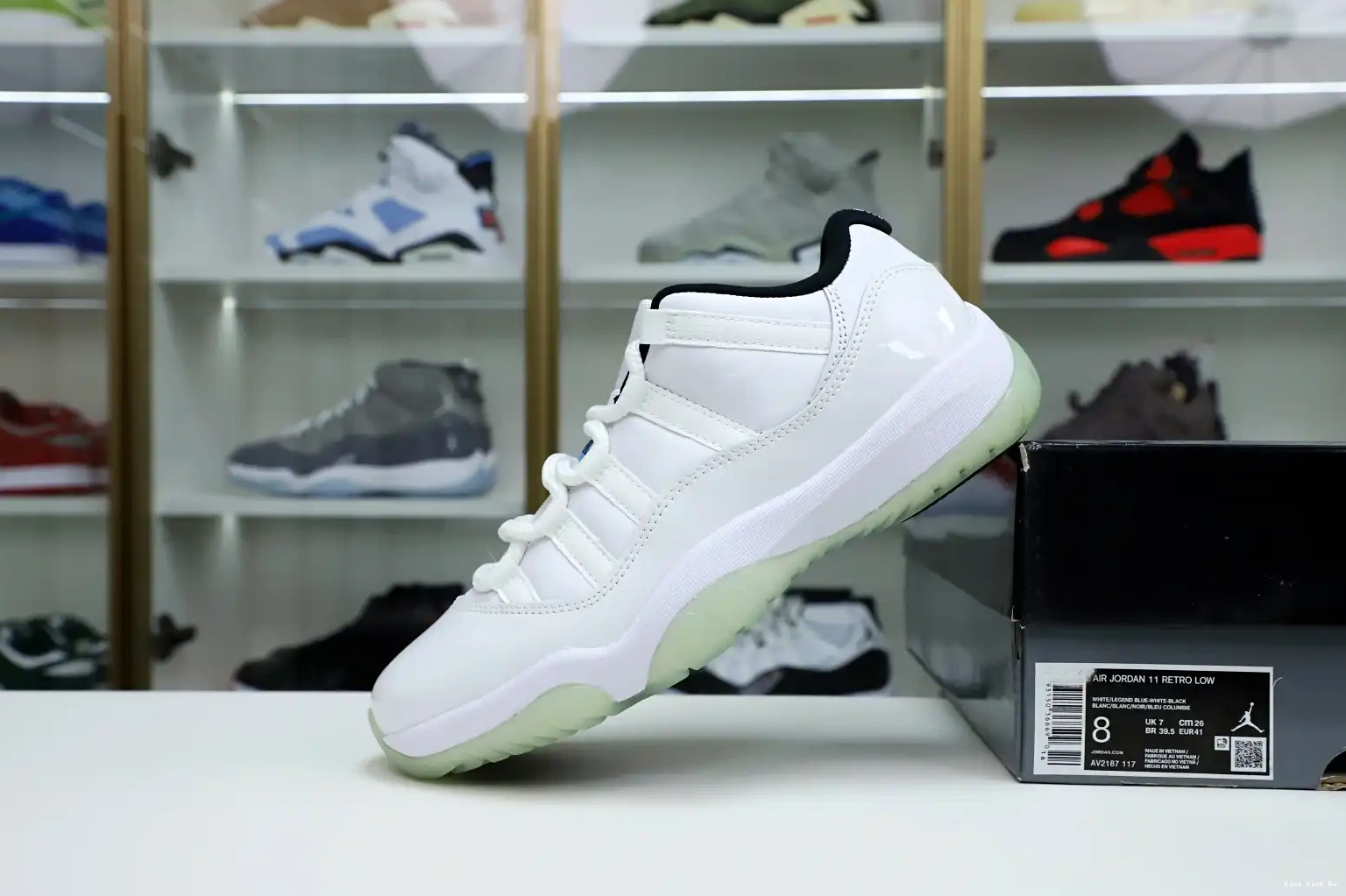 LOW LEGEND Kimikick JORDAN RETRO AIR BLUE 11 0519